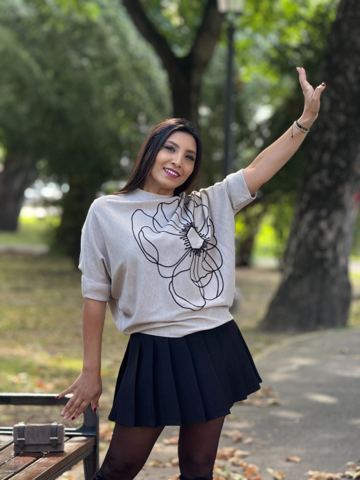 Bluza cu floare [2]