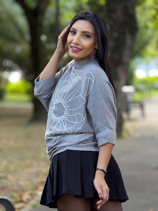 Bluza cu floare [4]