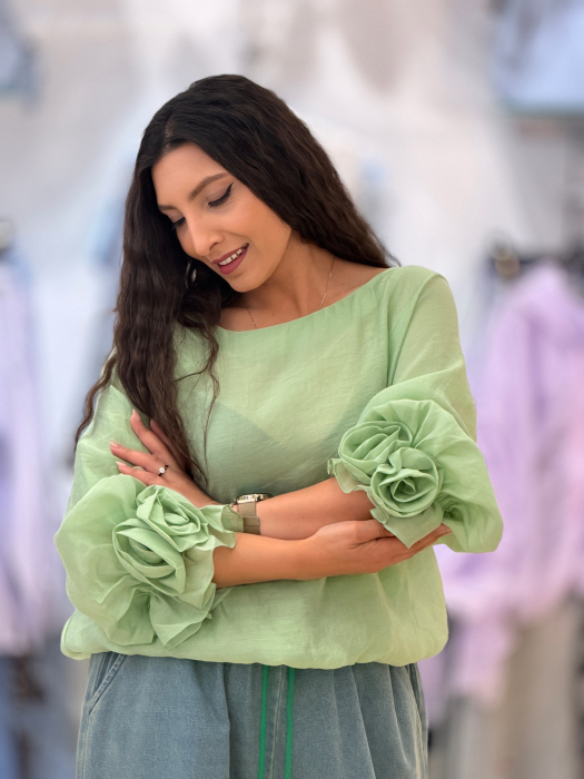 Bluza cu floare la mana [4]