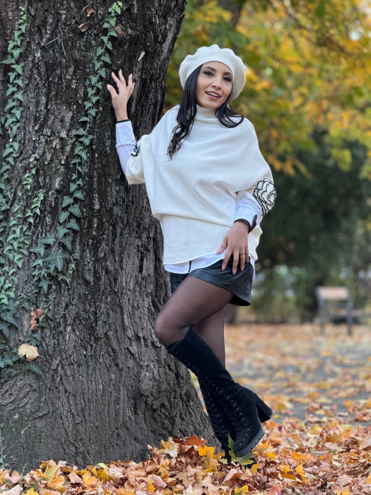 Bluza cu flori aplicate pe mana [4]