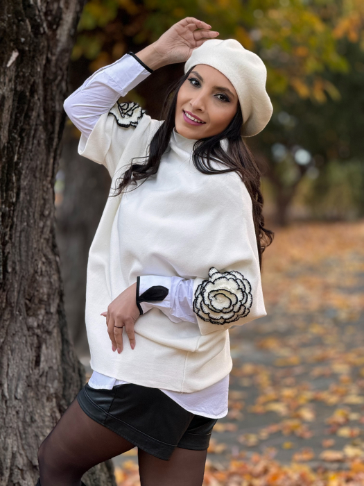 Bluza cu flori aplicate pe mana [5]