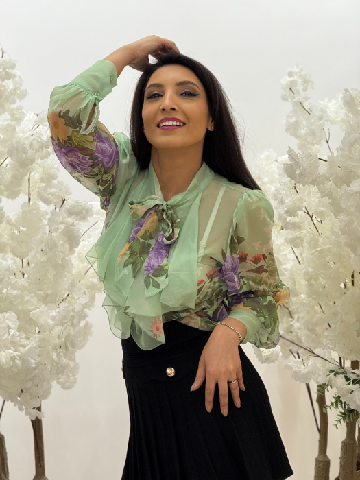 Bluza cu fundita si volanase [3]