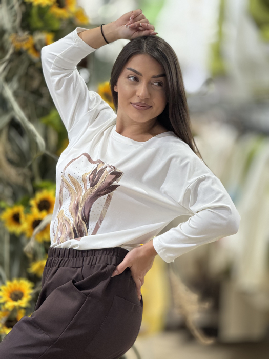 Bluza cu imprimeu floral si pietricele decorative [2]