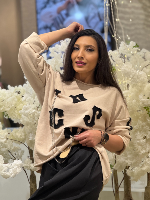 Bluza cu imprimeu text si detalii metalice [4]