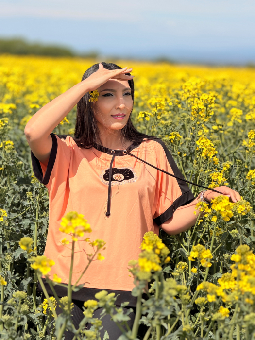 Bluza cu o floare [6]