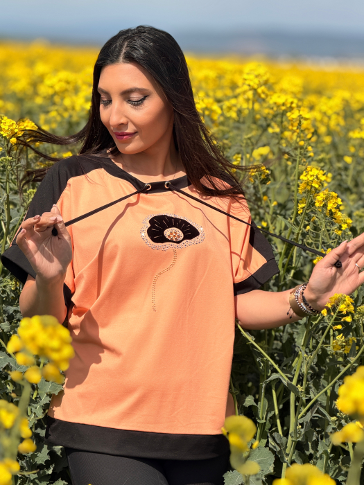 Bluza cu o floare [2]