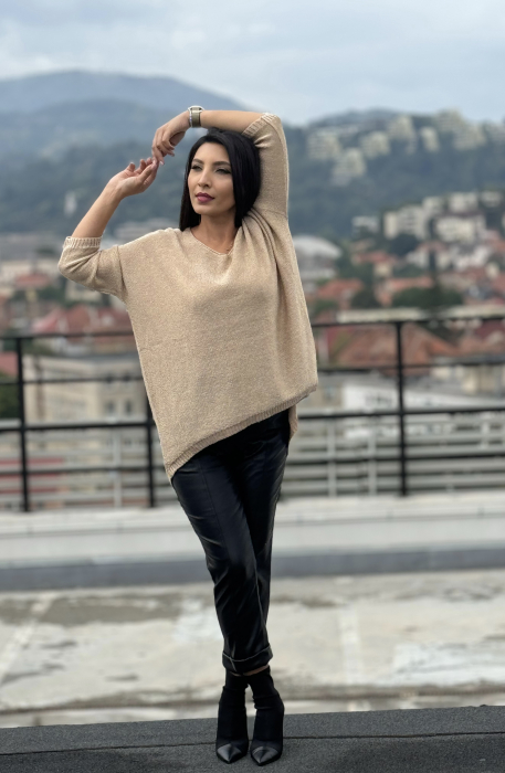 Bluza cu sclipici asimetrica [5]