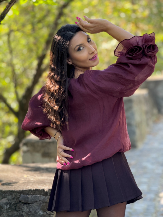 Bluza cu trandafiri [2]