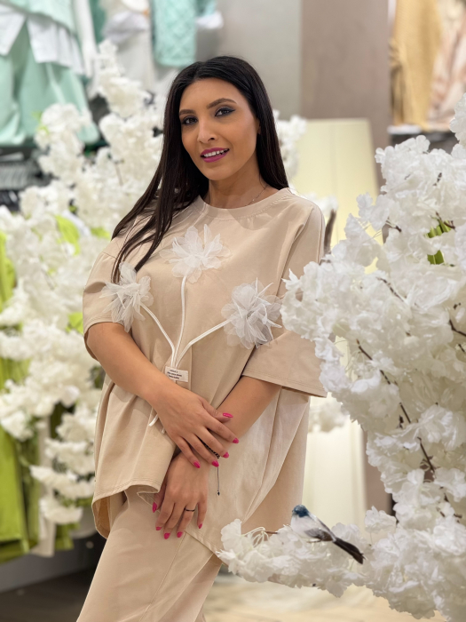 Bluza din bumbac cu 3 flori albe aplicate [5]