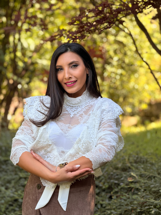 Bluza din dantela cu volane si cordon in talie [5]