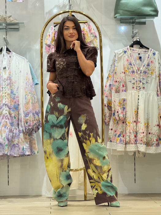 Bluza din dantela florala cu inchidere decorativa [4]