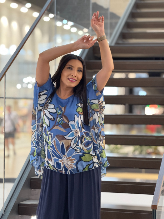 Bluza din matase albastra cu flori [7]