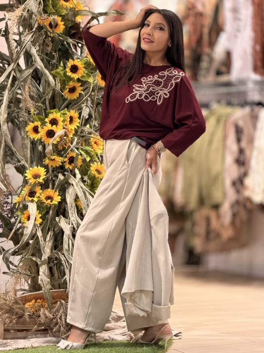 Bluza din vascoza bordo cu broderie decorativa [5]
