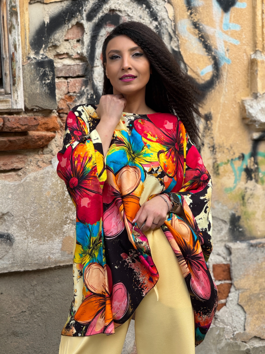 Bluza din vascoza cu colturi si imprimeu floral [6]