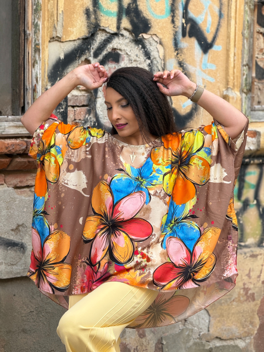 Bluza din vascoza cu colturi si imprimeu floral [5]