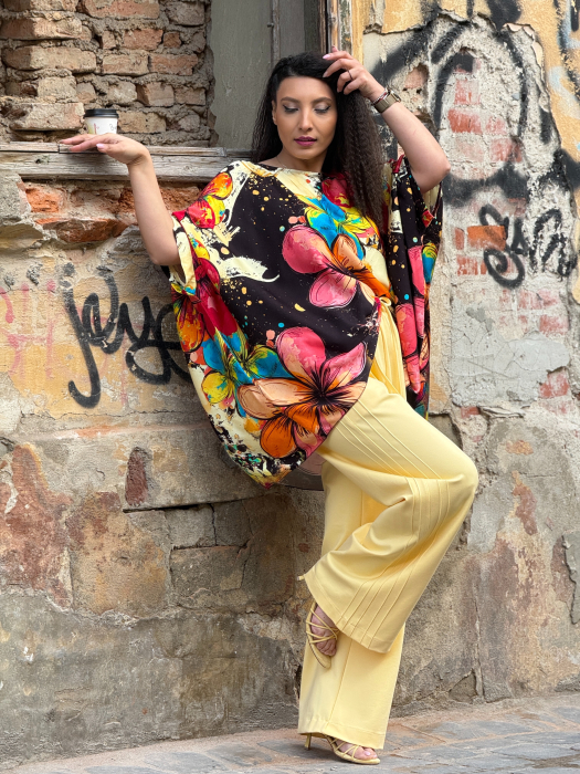 Bluza din vascoza cu colturi si imprimeu floral [5]