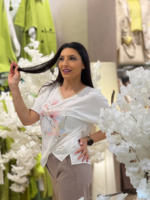Bluză Din Vâscoză cu Floare Roz și Croială Lejeră [2]