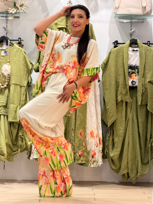 Bluza din vascoza cu imprimeu flori rosii [7]