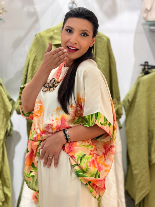 Bluza din vascoza cu imprimeu flori rosii [2]