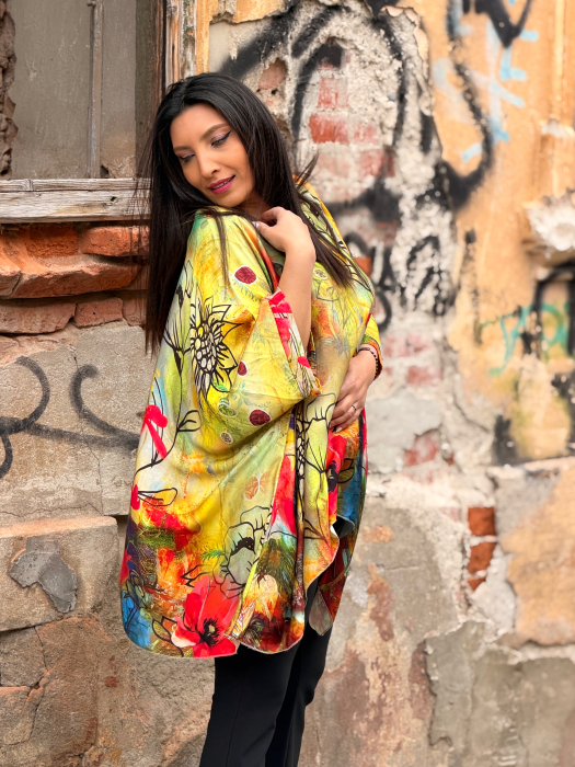 Bluza galbena cu colturi si imprimeu floral [2]