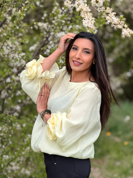 Bluza galbena cu maneci voluminoase [4]