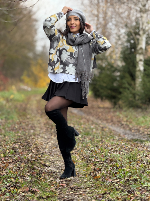 Bluza gri cu flori galbene [5]