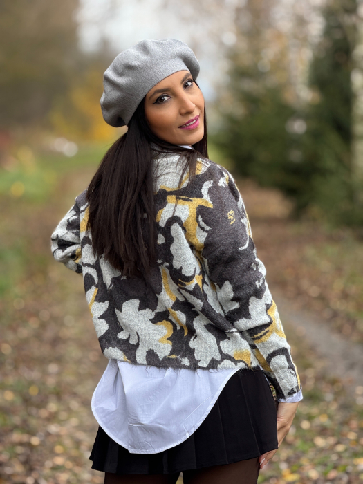 Bluza gri cu flori galbene [4]