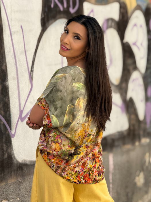 Bluza lejera cu imprimeu flori [3]