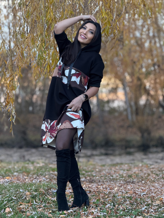Bluza neagra cu gluga si imprimeu floral [4]