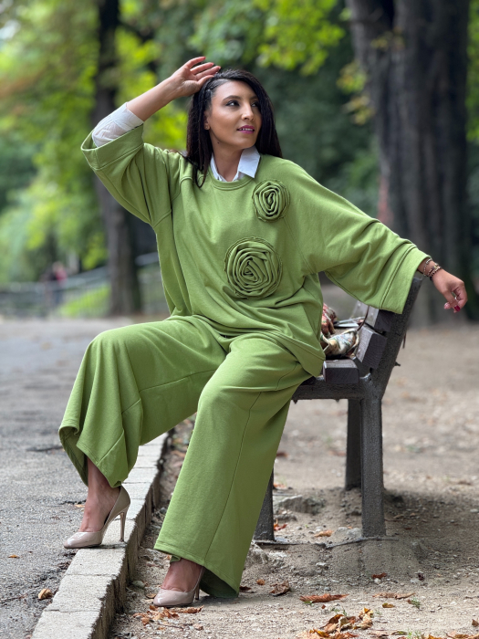 Bluza oversize cu flori 3D aplicate [1]