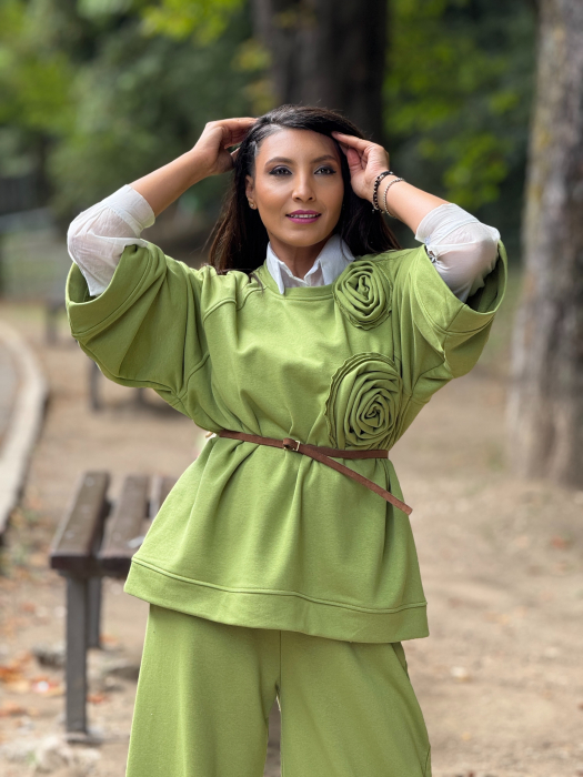 Bluza oversize cu flori 3D aplicate [3]