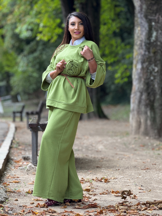 Bluza oversize cu flori 3D aplicate [6]