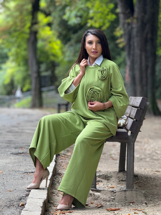 Bluza oversize cu flori 3D aplicate [2]
