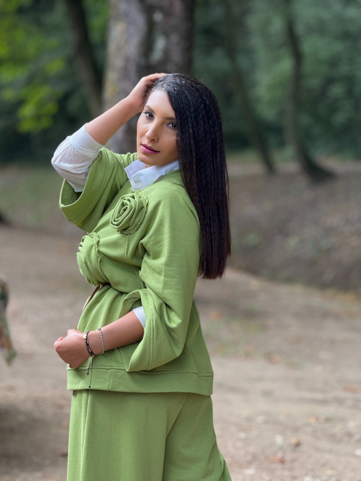 Bluza oversize cu flori 3D aplicate [7]