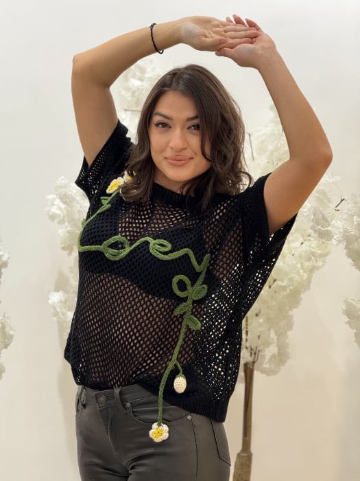 Bluza perforata cu floare brodata [3]