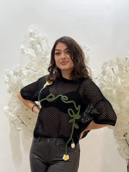 Bluza perforata cu floare brodata [2]