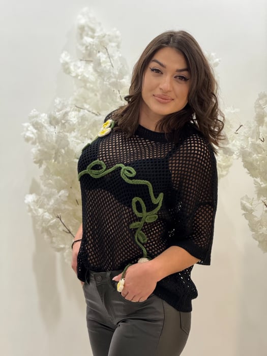Bluza perforata cu floare brodata [4]