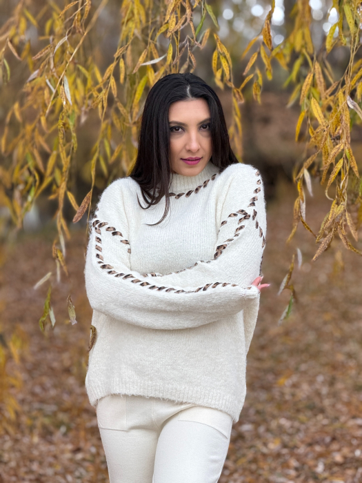 Bluza tricotata cu detalii decorative [2]