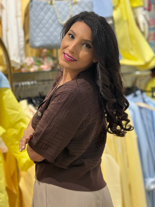 Bluza tricotata cu nasturi si decolteu in V [4]