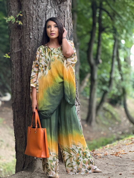 Bluza vaporoasa verde cu imprimeu [1]
