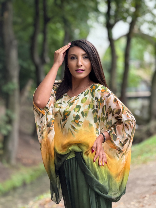 Bluza vaporoasa verde cu imprimeu [4]