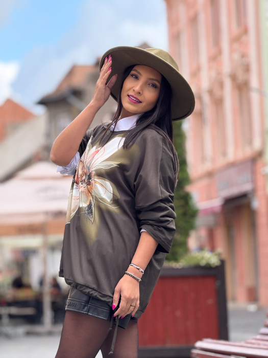 Bluza verde cu imprimeu floare [5]