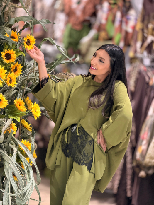 Bluza verde olive cu cordon in talie si maneci largi [4]