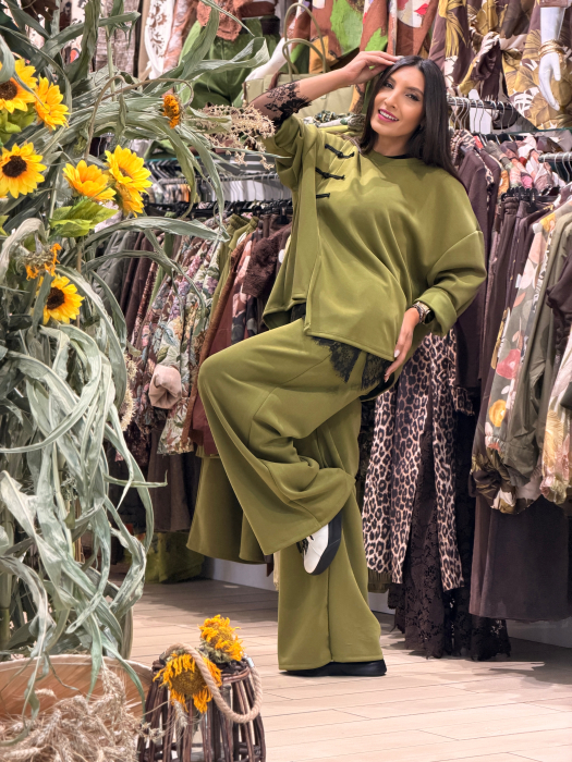 Bluza verde olive cu detalii decorative negre [6]