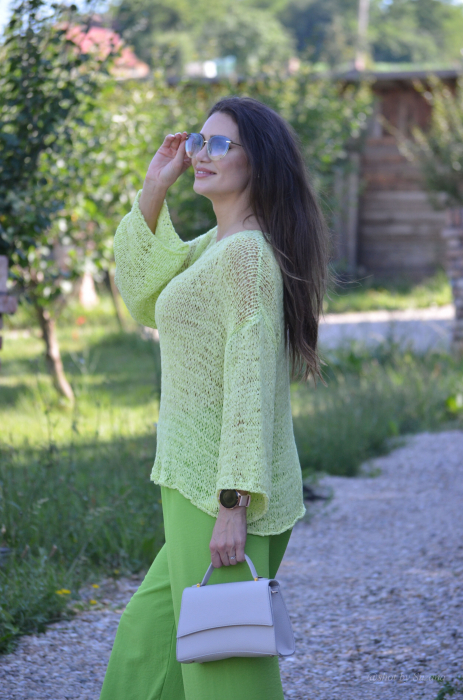 Bluza verde perforata [5]