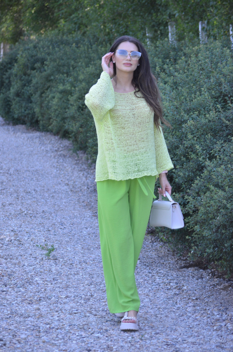 Bluza verde perforata [2]