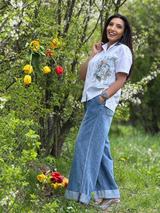 Camasa alba cu guler contrastant si imprimeu artistic [4]