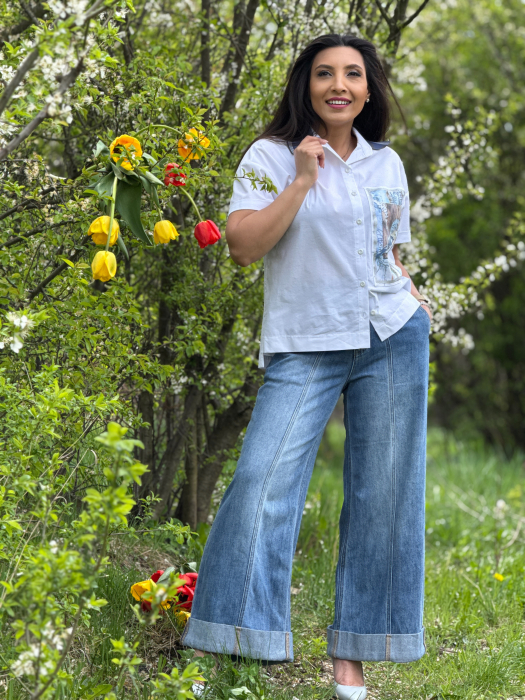 Camasa alba cu guler contrastant si imprimeu artistic [5]