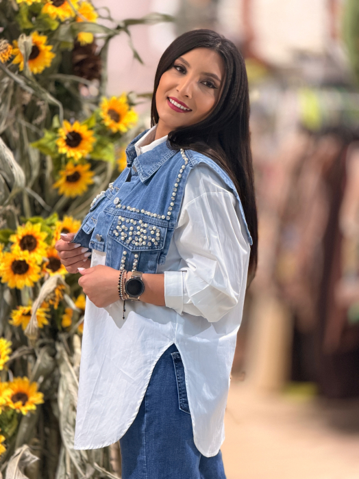 Camasa alba cu vesta din denim si perle [4]