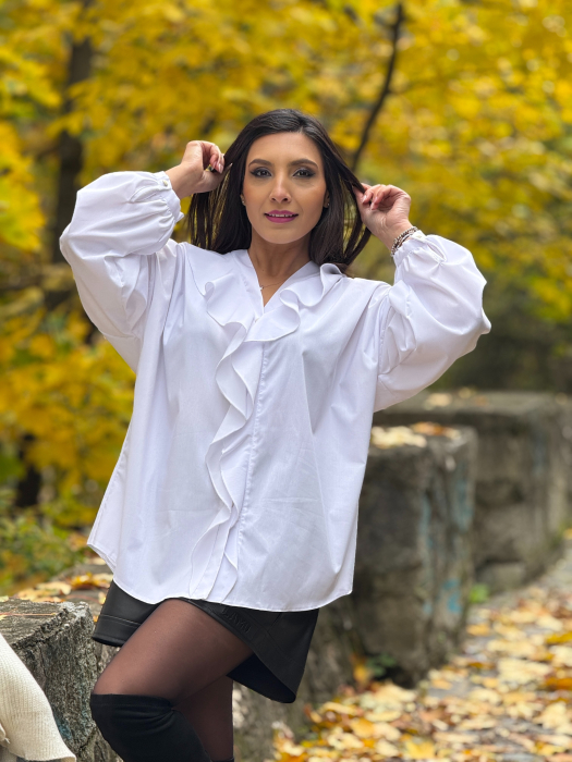 Camasa alba cu volane si decolteu in V [3]